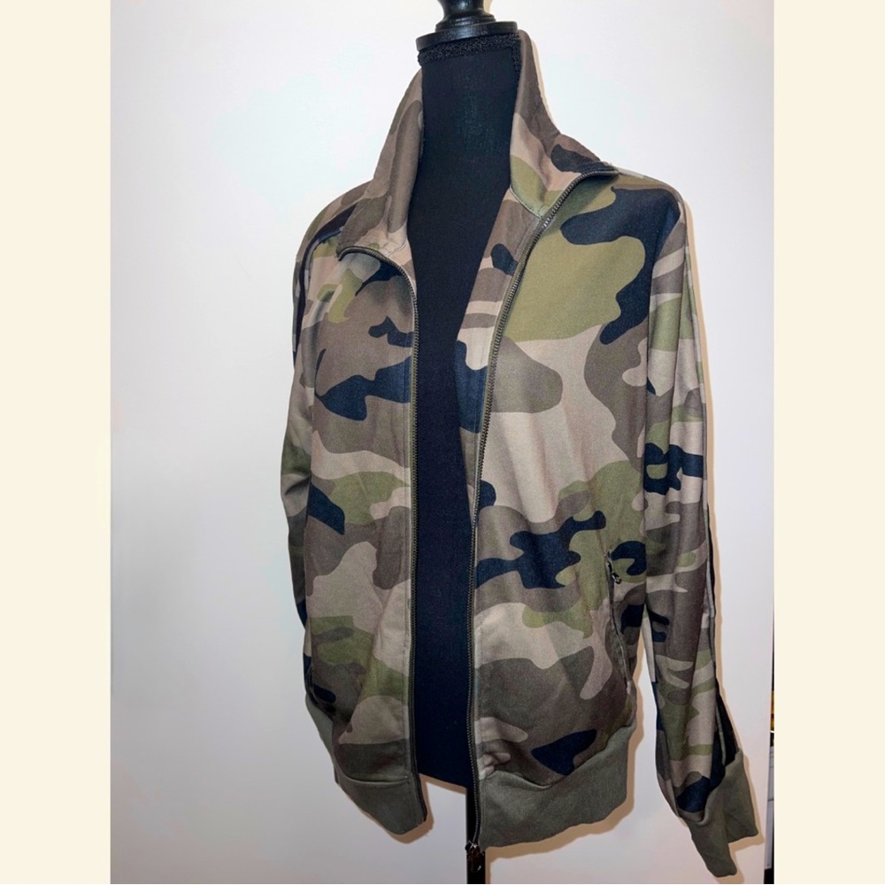 Oversized green camo zip-up track jacket - ASOS